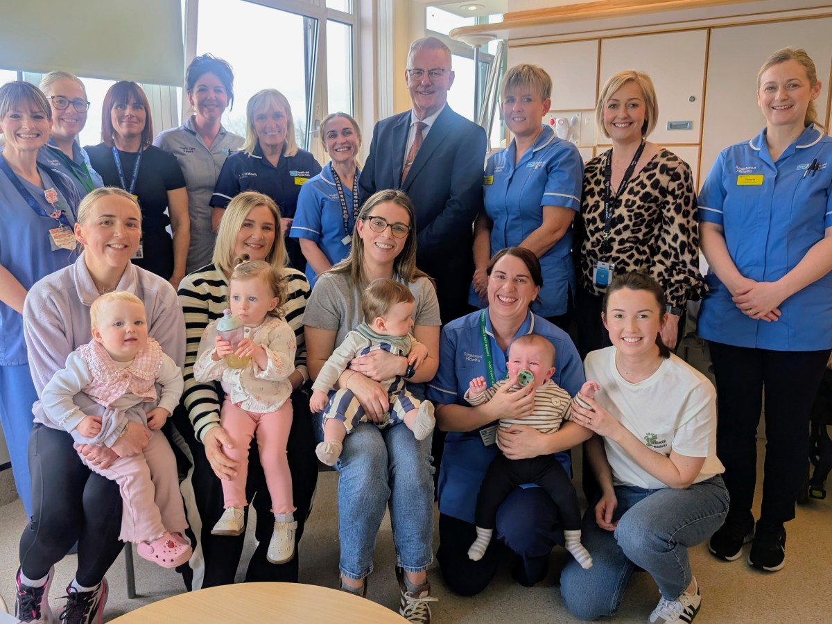 Minister Visit to Craigavon Area&nbsp;Hospital